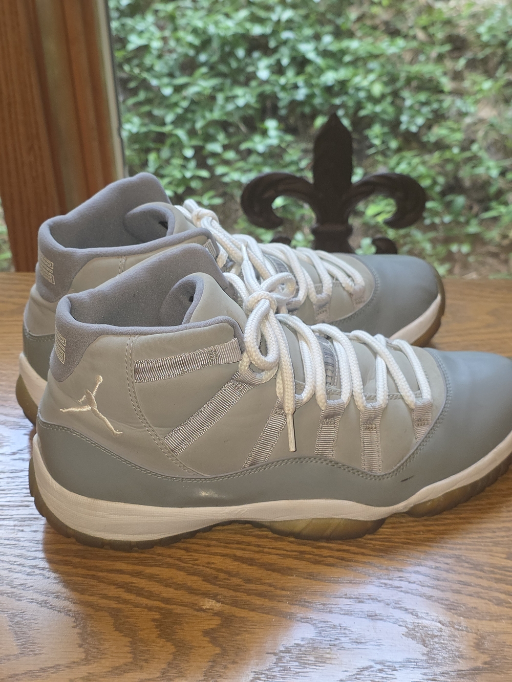 Air Jordan 11 Retro 2010 Cool Grey White Sneakers Sz 10.5